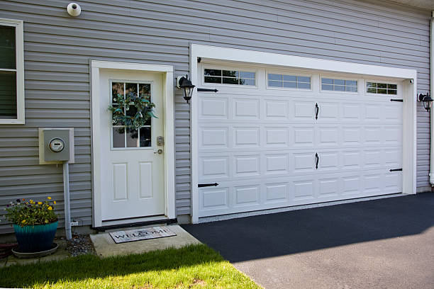 24/7 Emergency Garage Door Panel Replacement experts in Peachtree City, GA